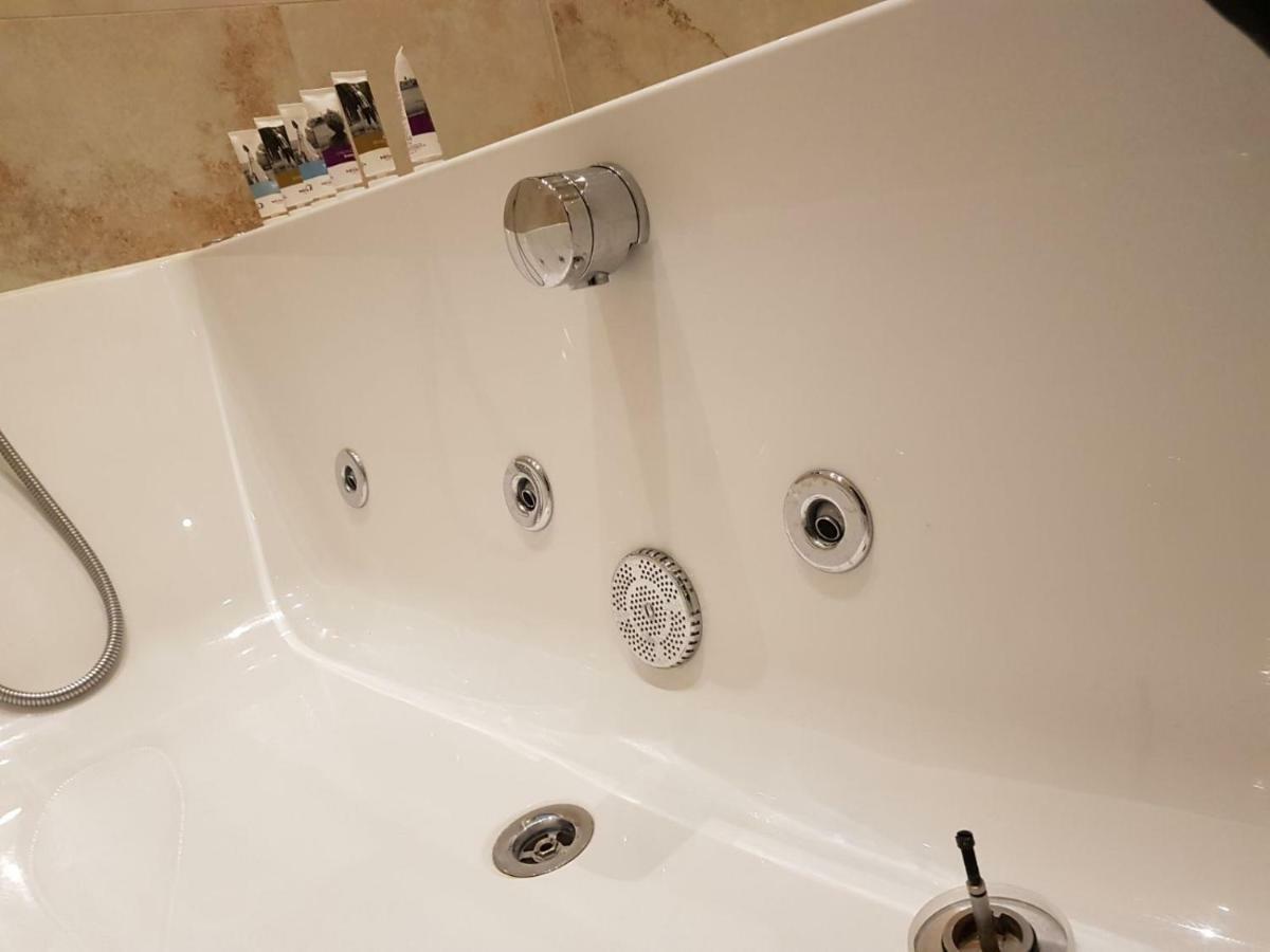 Heart Of Knightsbridge - Stunning Air Conditioned Apartment - 1 Minute Walk From Harrods Лондон Экстерьер фото