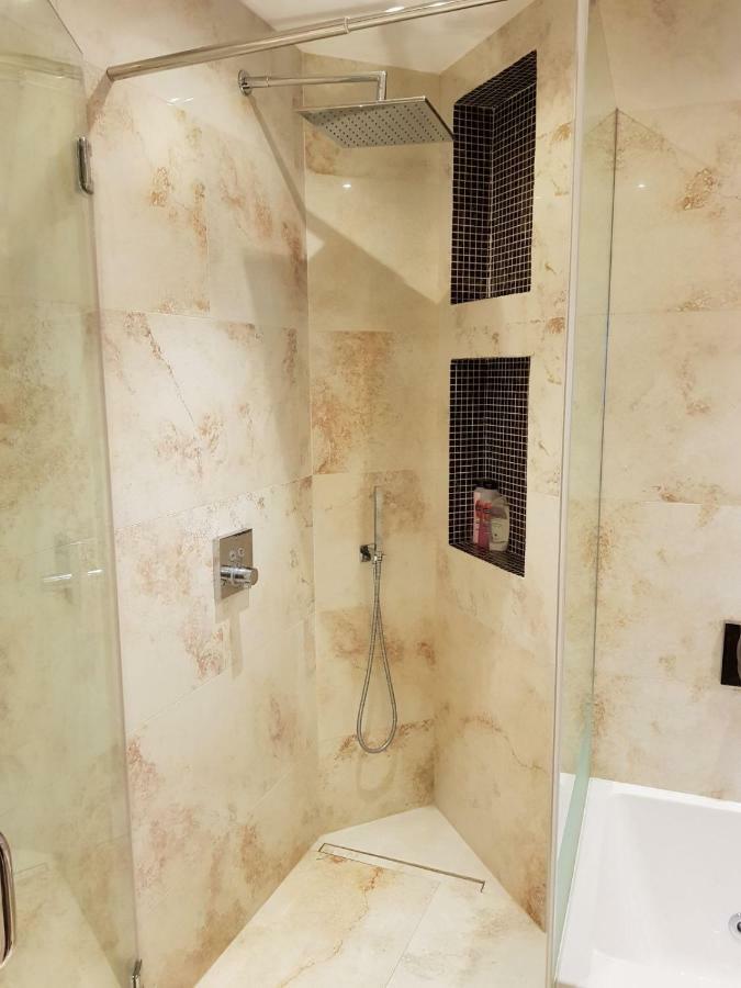 Heart Of Knightsbridge - Stunning Air Conditioned Apartment - 1 Minute Walk From Harrods Лондон Экстерьер фото